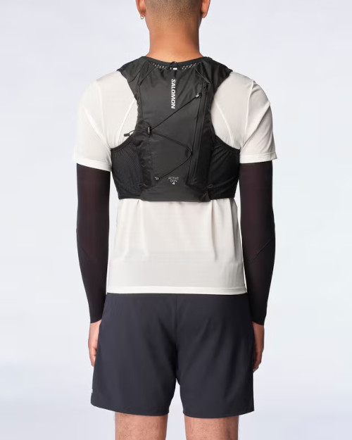 �T�������E�T������ ACTIVE SKIN 4 NO FLASKS  ���j�Z�b�N�X �����j���O�x�X�g�i�t���X�N�Ȃ��jBLACK / METAL